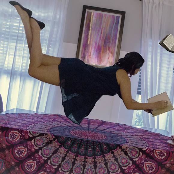 Meet your Posher, Candace - Picture 2 of 2